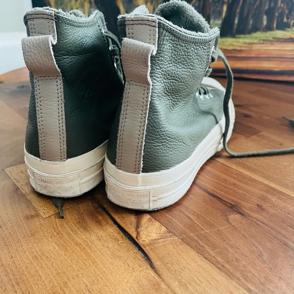 Converse Chuck 70 Hi top leather trainers with faux fur lining in utility green - Picture 9 of 13